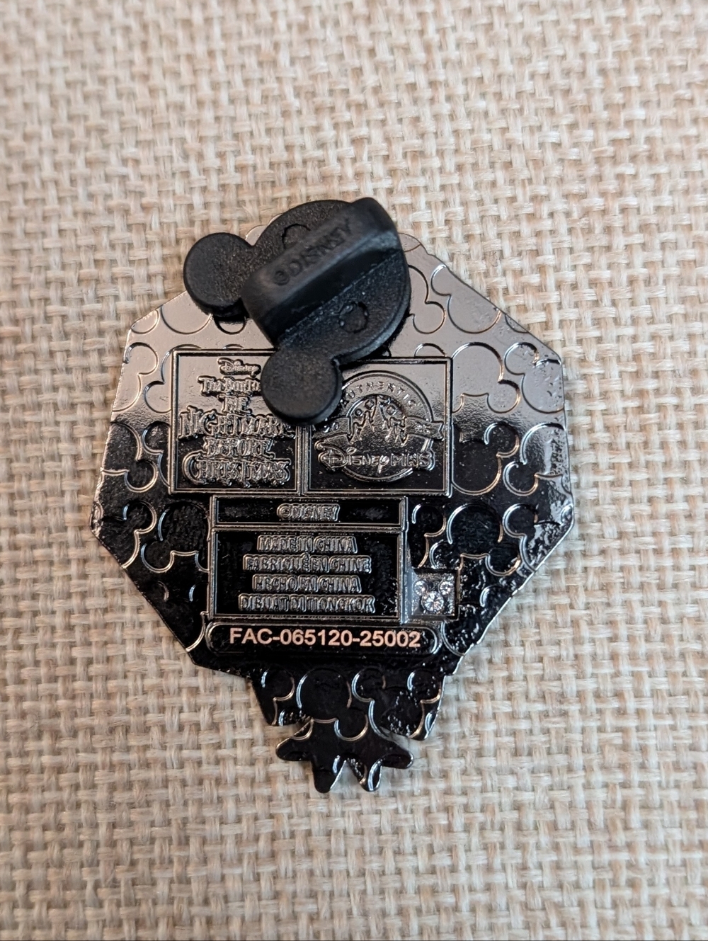 Disney Barrel NBC wreath pin - Picture 2 of 2